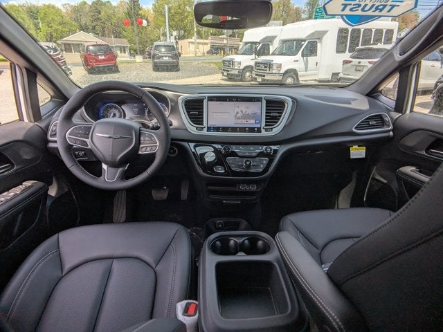 2025 Chrysler Voyager LX - BraunAbility Companion Van - Manual Fold-Out Ramp