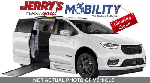 2021 Chrysler Voyager LXI - BraunAbility XT Power Fold-Out Ramp