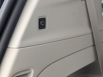 2021 Chrysler Voyager LXI - BraunAbility XT Power Fold-Out Ramp