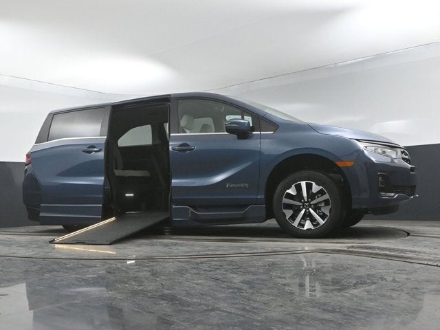 2026 Honda Odyssey EX-L - BraunAbility XI - Power In-Floor Ramp