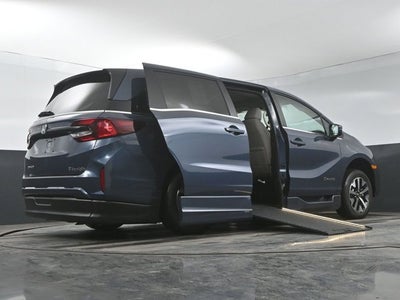2026 Honda Odyssey EX-L - BraunAbility XI - Power In-Floor Ramp