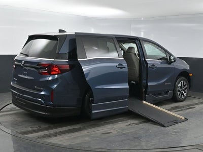 2026 Honda Odyssey EX-L - BraunAbility XI - Power In-Floor Ramp