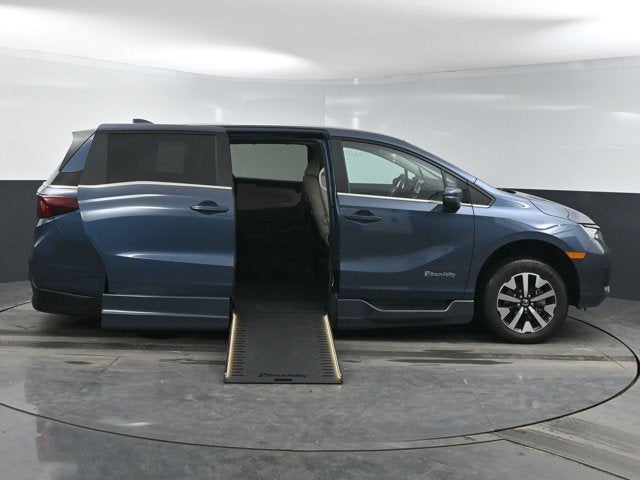 2026 Honda Odyssey EX-L - BraunAbility XI - Power In-Floor Ramp