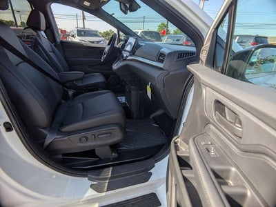 2026 Honda Odyssey Sport-L - [NEW] BraunAbility XI - Power In-floor Ramp