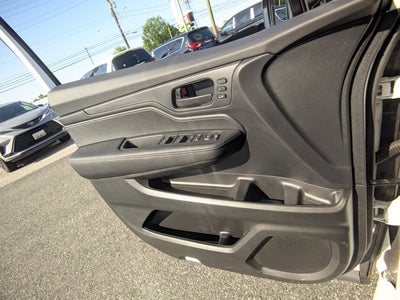 2026 Honda Odyssey Sport-L - [NEW] BraunAbility XI - Power In-floor Ramp