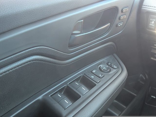 2026 Honda Odyssey Sport-L - [NEW] BraunAbility XI - Power In-floor Ramp