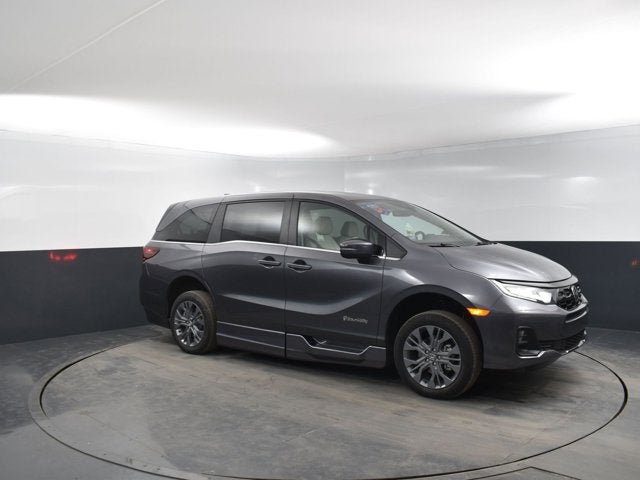 2026 Honda Odyssey Touring - BraunAbility XI Power Infloor Ramp