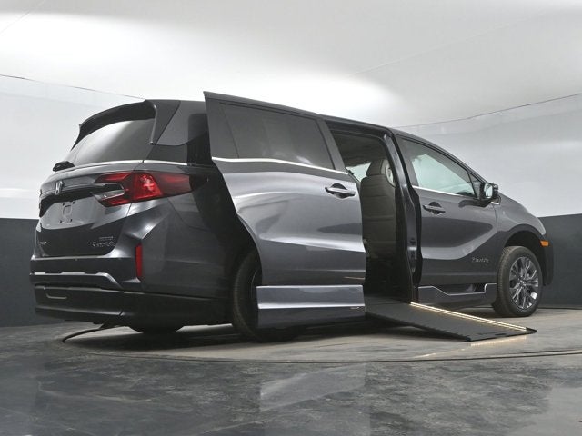 2026 Honda Odyssey Touring - BraunAbility XI Power Infloor Ramp