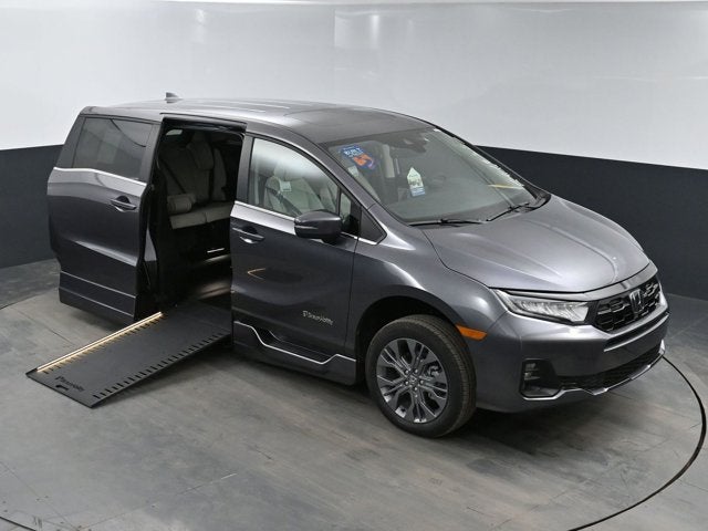 2026 Honda Odyssey Touring - BraunAbility XI Power Infloor Ramp