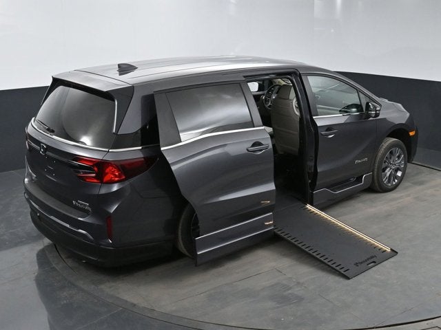2026 Honda Odyssey Touring - BraunAbility XI Power Infloor Ramp