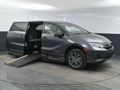 2026 Honda Odyssey Touring - BraunAbility XI Power Infloor Ramp