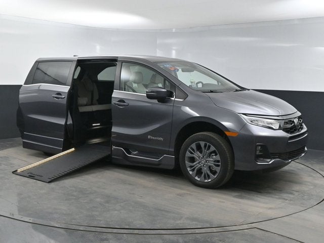 2026 Honda Odyssey Touring - BraunAbility XI Power Infloor Ramp