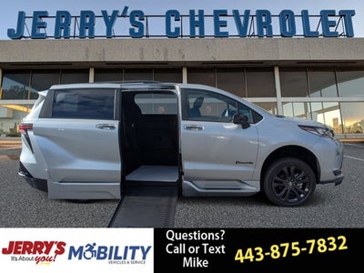 2025 Toyota Sienna XSE - BraunAbility XI - Power In-Floor Ramp