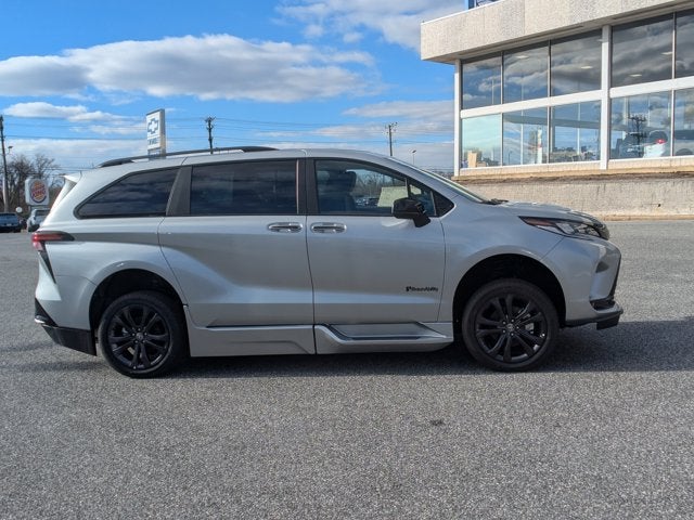 2025 Toyota Sienna XSE - BraunAbility XI - Power In-Floor Ramp