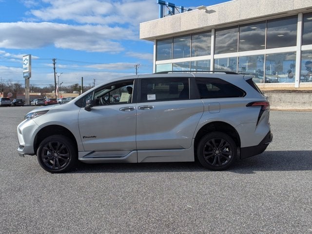 2025 Toyota Sienna XSE - BraunAbility XI - Power In-Floor Ramp