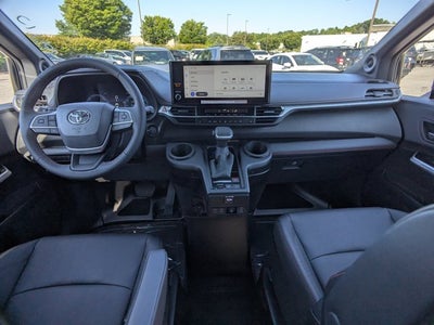 2025 Toyota Sienna XSE - BraunAbility XI - Power In-Floor Ramp