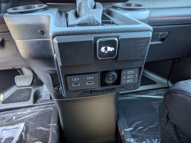 2025 Toyota Sienna XSE - BraunAbility XI - Power In-Floor Ramp