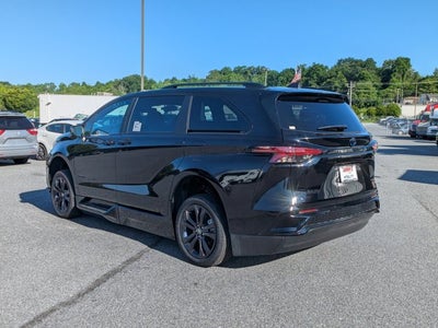 2025 Toyota Sienna XSE - BraunAbility XI - Power In-Floor Ramp