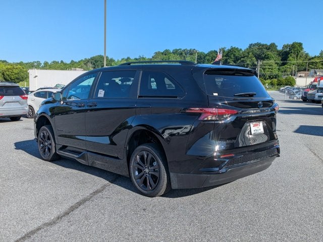 2025 Toyota Sienna XSE - BraunAbility XI - Power In-Floor Ramp