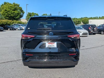 2025 Toyota Sienna XSE - BraunAbility XI - Power In-Floor Ramp