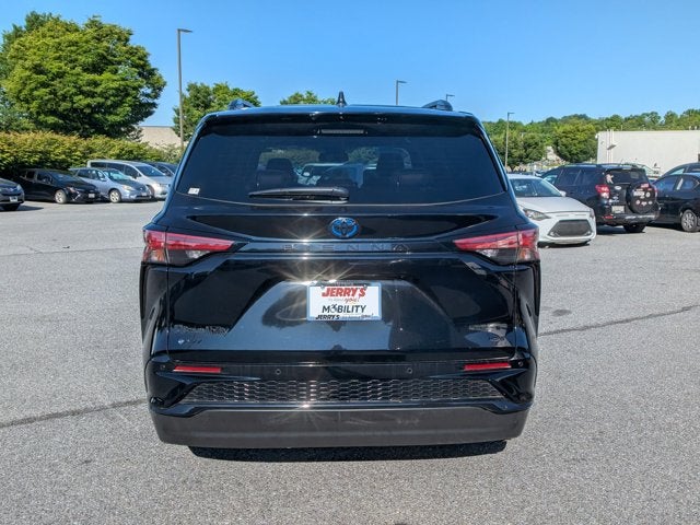 2025 Toyota Sienna XSE - BraunAbility XI - Power In-Floor Ramp