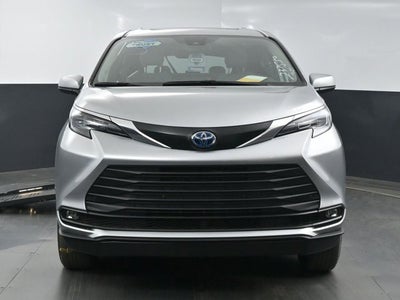 2025 Toyota Sienna XLE - BraunAbility XT - Power Fold-Out Ramp