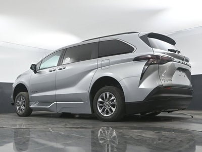 2025 Toyota Sienna XLE - BraunAbility XT - Power Fold-Out Ramp