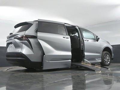 2025 Toyota Sienna XLE - BraunAbility XT - Power Fold-Out Ramp