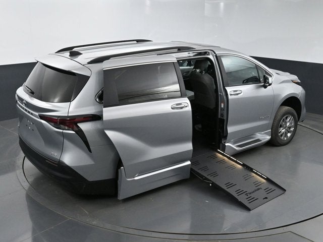 2025 Toyota Sienna XLE - BraunAbility XT - Power Fold-Out Ramp