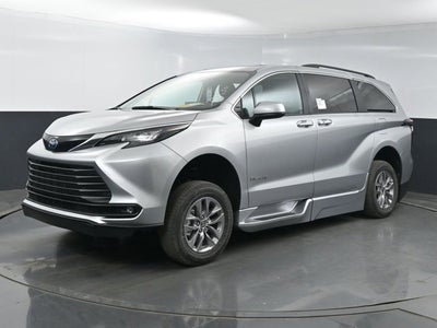 2025 Toyota Sienna XLE - BraunAbility XT - Power Fold-Out Ramp