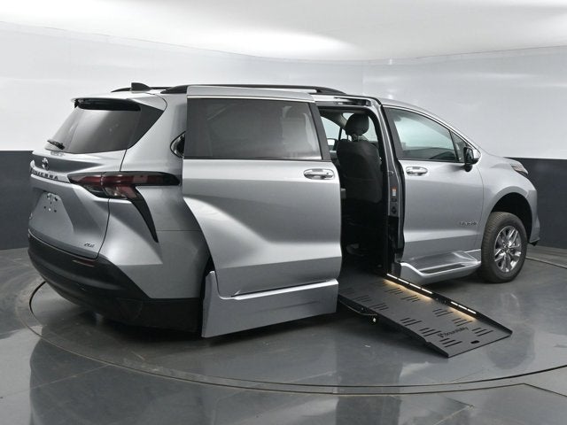 2025 Toyota Sienna XLE - BraunAbility XT - Power Fold-Out Ramp