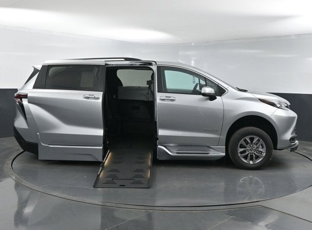 2025 Toyota Sienna XLE - BraunAbility XT - Power Fold-Out Ramp