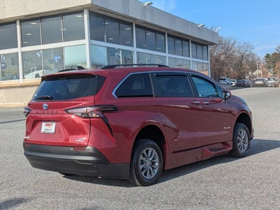 2024 Toyota Sienna XLE - BraunAbility XT - Power Fold-Out Ramp