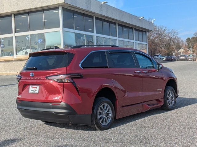 2024 Toyota Sienna XLE - BraunAbility XT - Power Fold-Out Ramp