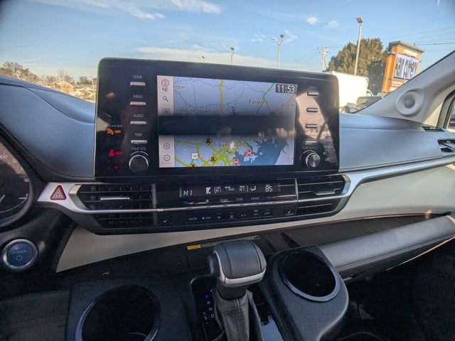 2024 Toyota Sienna XLE - BraunAbility XT - Power Fold-Out Ramp