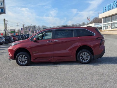 2024 Toyota Sienna XLE - BraunAbility XT - Power Fold-Out Ramp