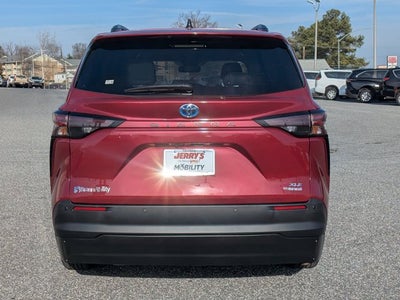 2024 Toyota Sienna XLE - BraunAbility XT - Power Fold-Out Ramp