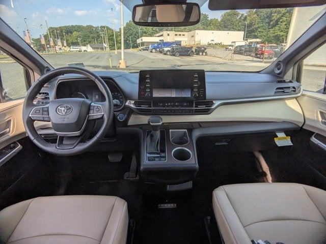 2024 Toyota Sienna XLE AWD[Pre-Owned] VMI NorthStar Power InFloor Ramp