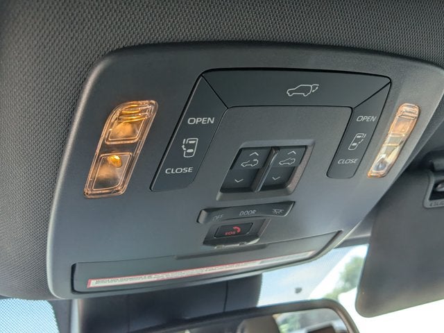 2024 Toyota Sienna XLE AWD[Pre-Owned] VMI NorthStar Power InFloor Ramp