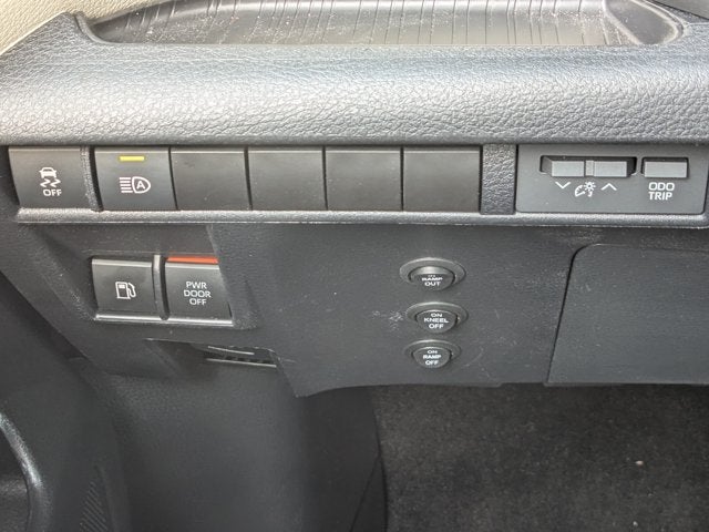 2024 Toyota Sienna XLE AWD[Pre-Owned] VMI NorthStar Power InFloor Ramp