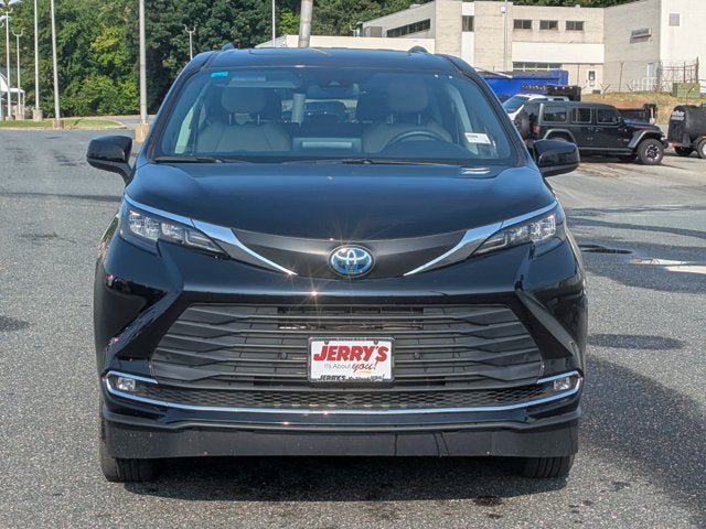 2024 Toyota Sienna XLE AWD[Pre-Owned] VMI NorthStar Power InFloor Ramp