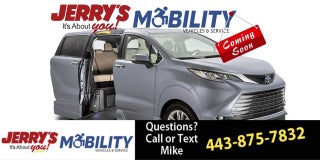2024 Toyota Sienna XLE [Pre-Owned] VMI NorthStar Power InFloor Ramp