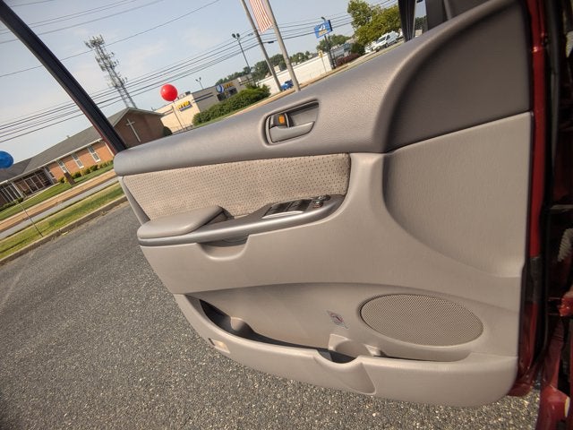 2010 Toyota Sienna CE - BraunAbility Rampvan, Power Fold Out