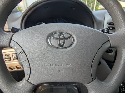 2010 Toyota Sienna CE - BraunAbility Rampvan, Power Fold Out