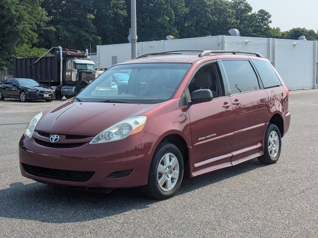2010 Toyota Sienna CE - BraunAbility Rampvan, Power Fold Out