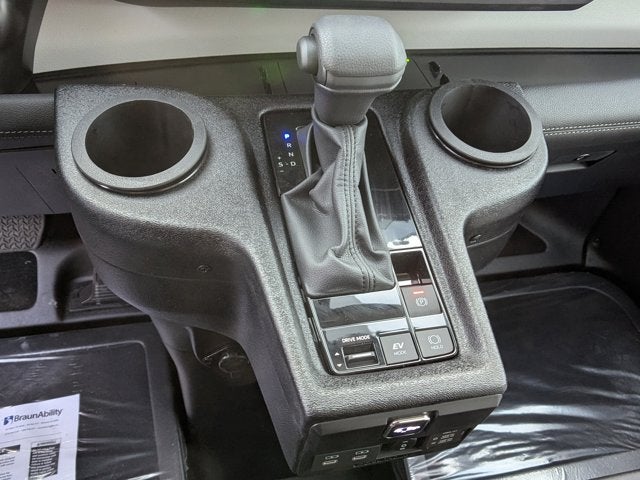 2025 Toyota Sienna LE - BraunAbility XT - Power Fold-Out Ramp