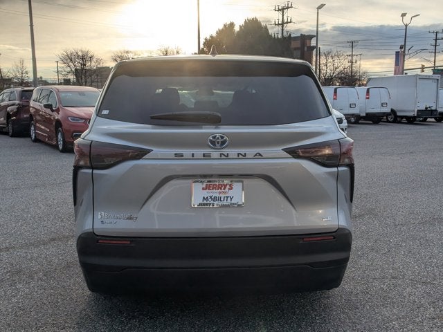 2025 Toyota Sienna LE - BraunAbility XT - Power Fold-Out Ramp