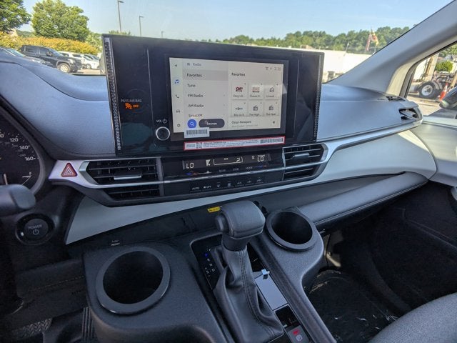 2025 Toyota Sienna LE - BraunAbility XT - Power Fold-Out Ramp