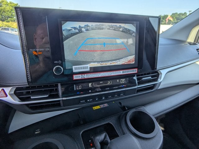 2025 Toyota Sienna LE - BraunAbility XT - Power Fold-Out Ramp