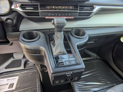 2026 Toyota Sienna LE - [NEW] BraunAbility XT - Power Fold-Out Ramp